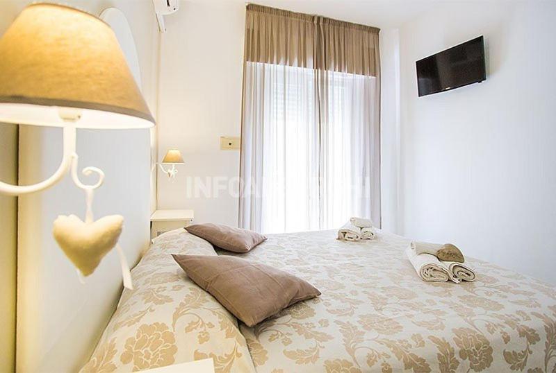 Hotel Ermeti B&B Brunch Riccione Exterior photo