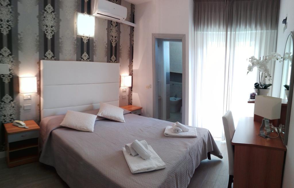 Hotel Ermeti B&B Brunch Riccione Exterior photo